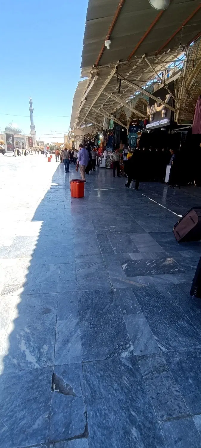 مغازه واقع در شیخان میدان آستانه