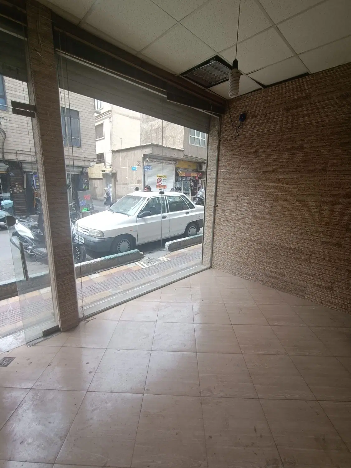 مغازه فروشی