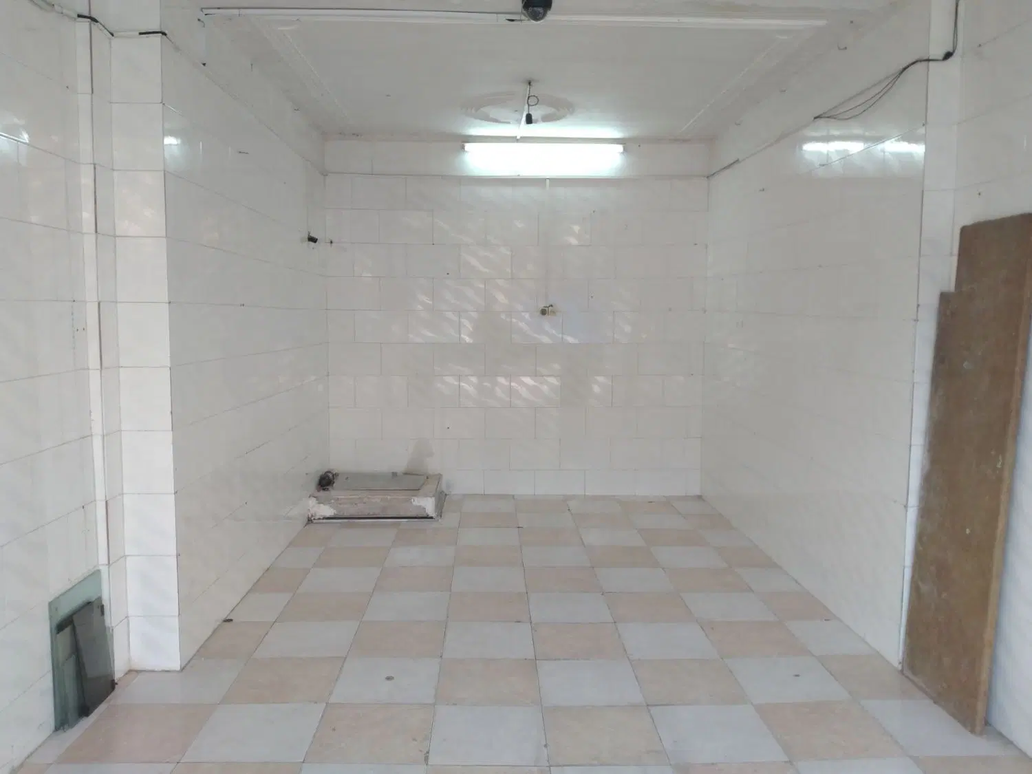 مغازه ۲۲ متری خیابان اصلی جوادیه