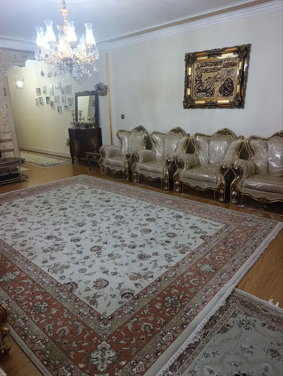 ۹۰متر  دو خوابه دوکله نورگیر  پارکینگ،انباری سندی