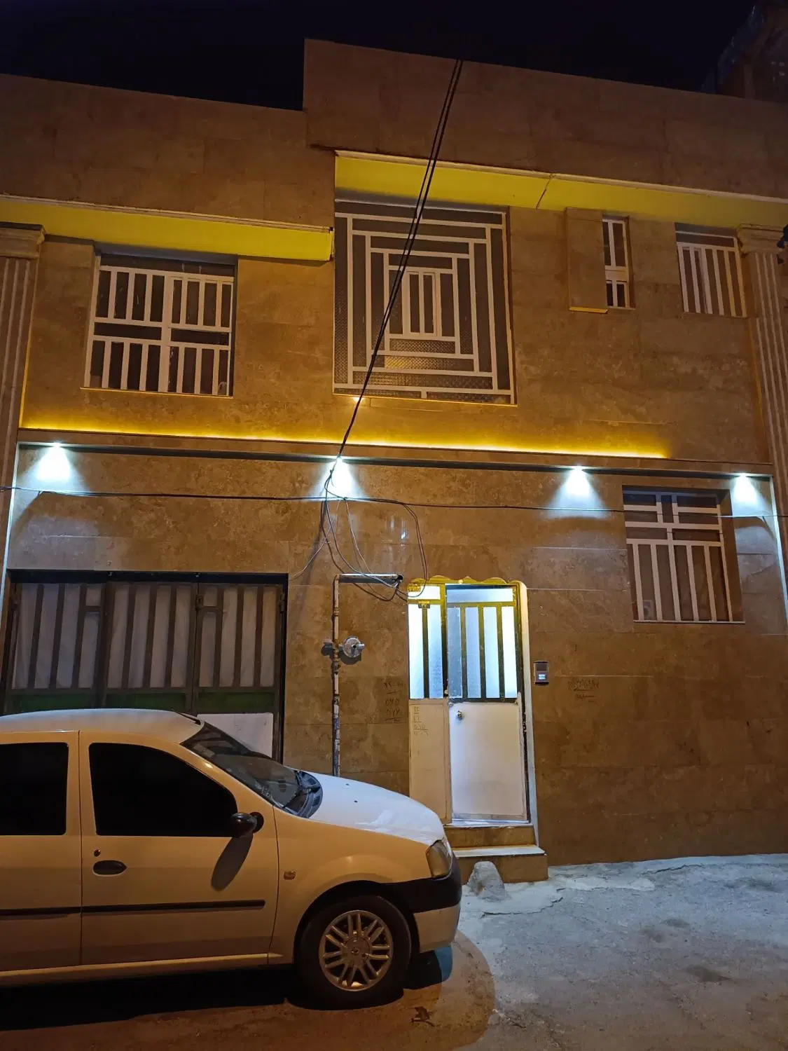 منزل طبقه بالا نوساز نزدیک خیابان