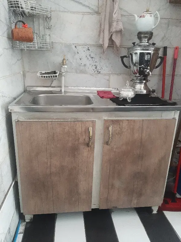 واحد طبقه دوم یک خواب ۵۵متری کف موکت