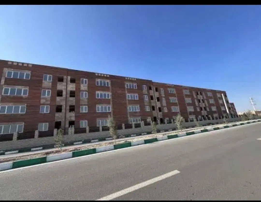 فرهنگیان ۹۲ متری فاز ۶ شمال