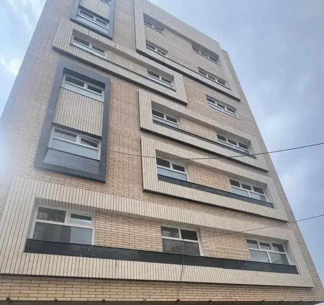 ساختمان کلنگی دو طبقه واقع در کوی ولیعصر