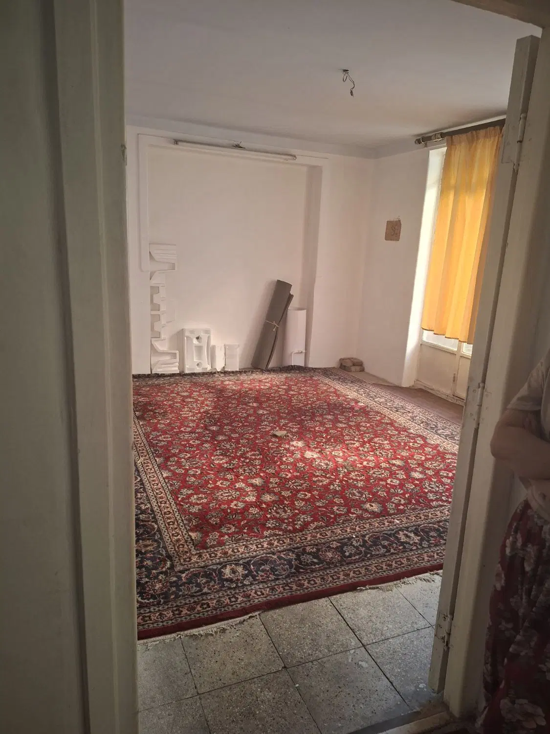 یک اتاق 12 متری با آشپزخانه مشترک