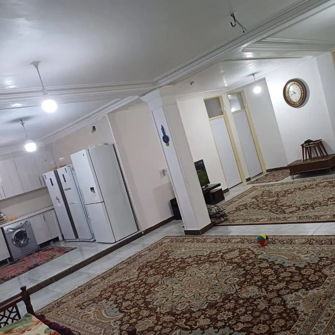 خانه در هشت بنگله فاز ۲ لین وسط
