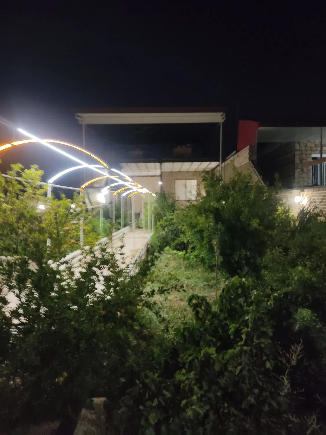 خونه باغ نزدیک به شهر(سرچشمه اباری)