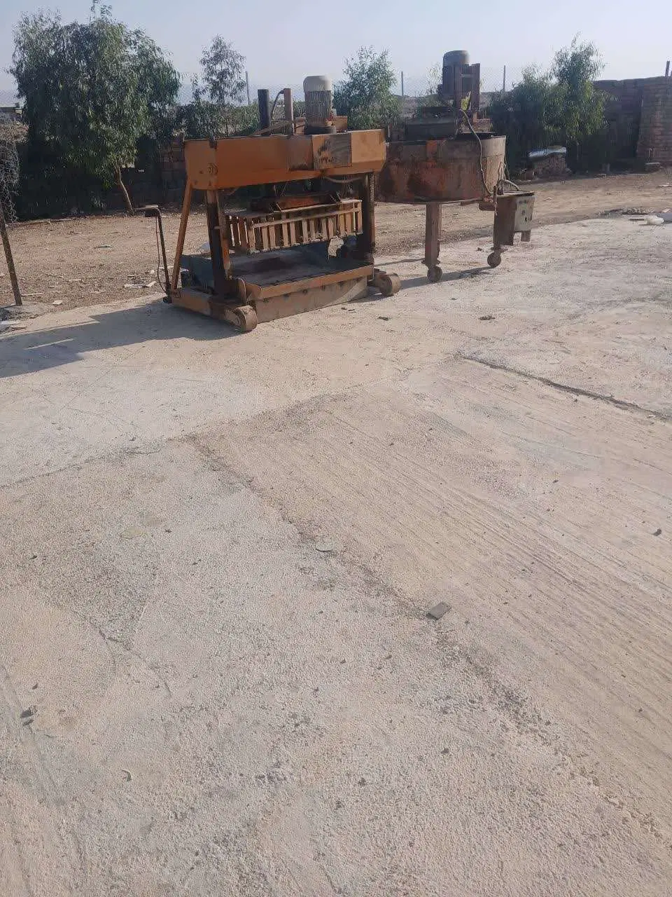 اجاره کارگاه بلوک زنی با دستگاهها