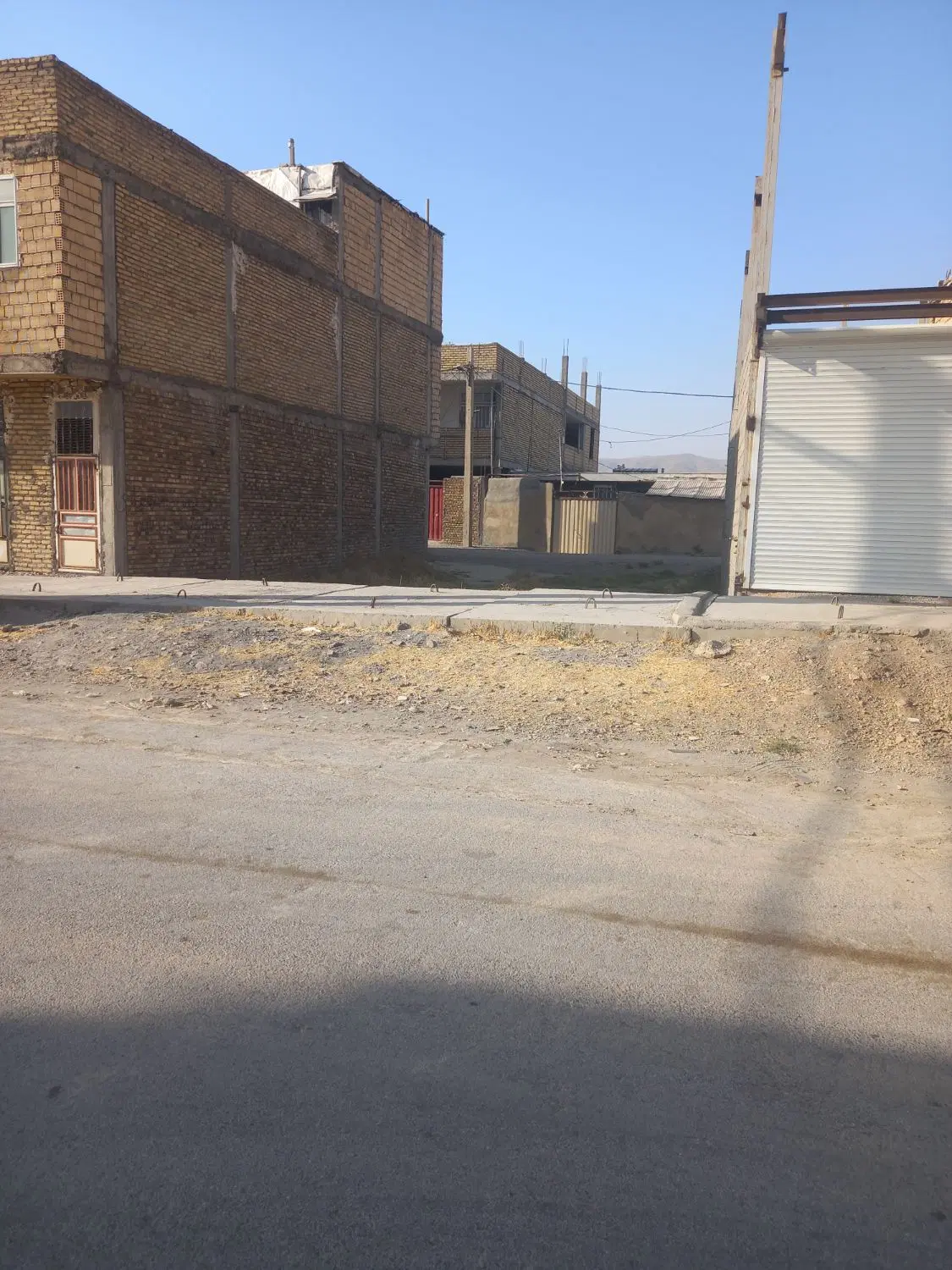 زمین تجاری و مسکونی خیابان دانشگاه ناصرالدین