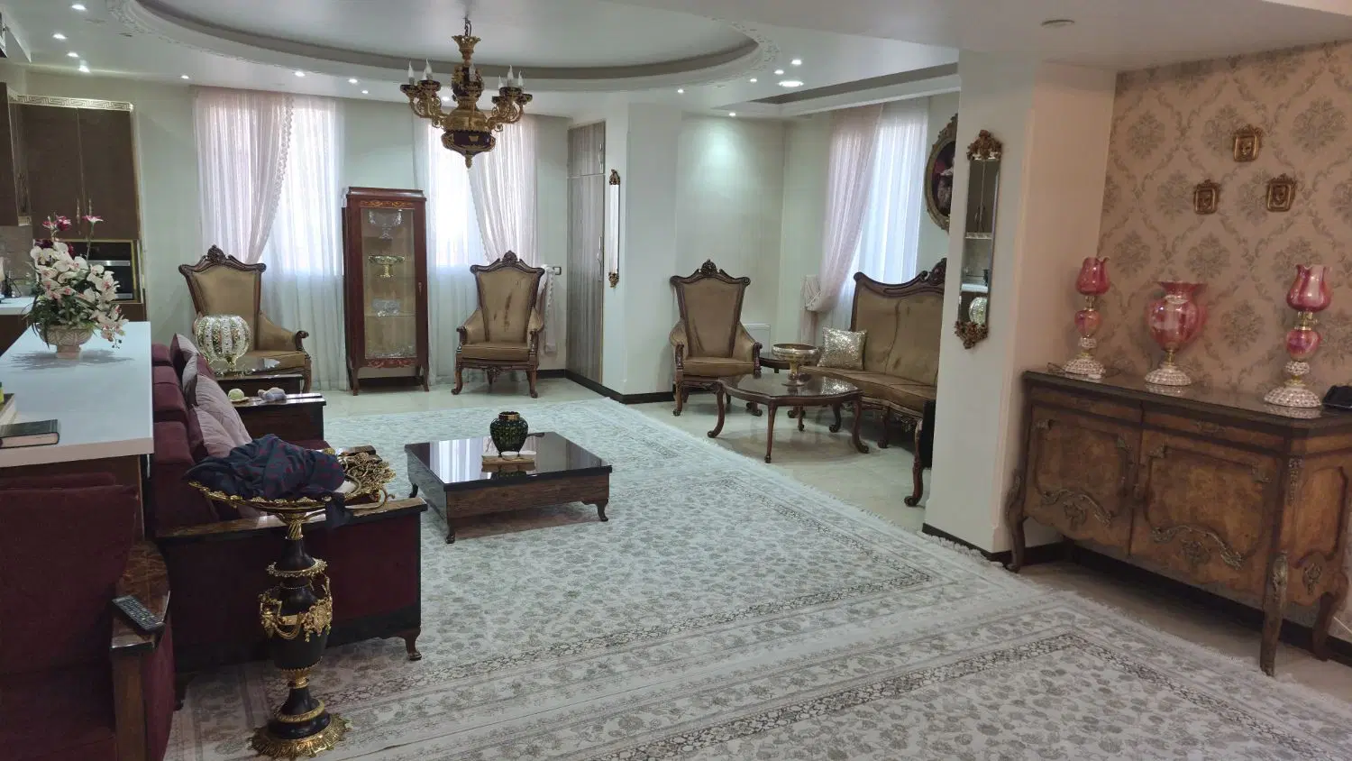 رهن واجاره خ شهداکوچه دانش س حسام ۱۵۵متری ۳خواب