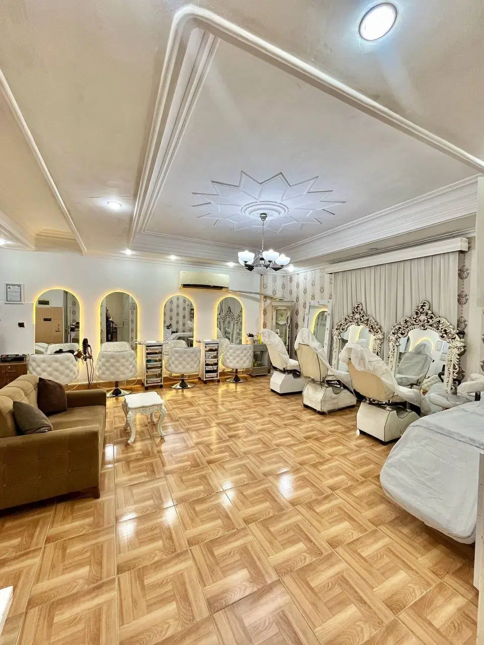 ملک تجاری و نستق دونبش