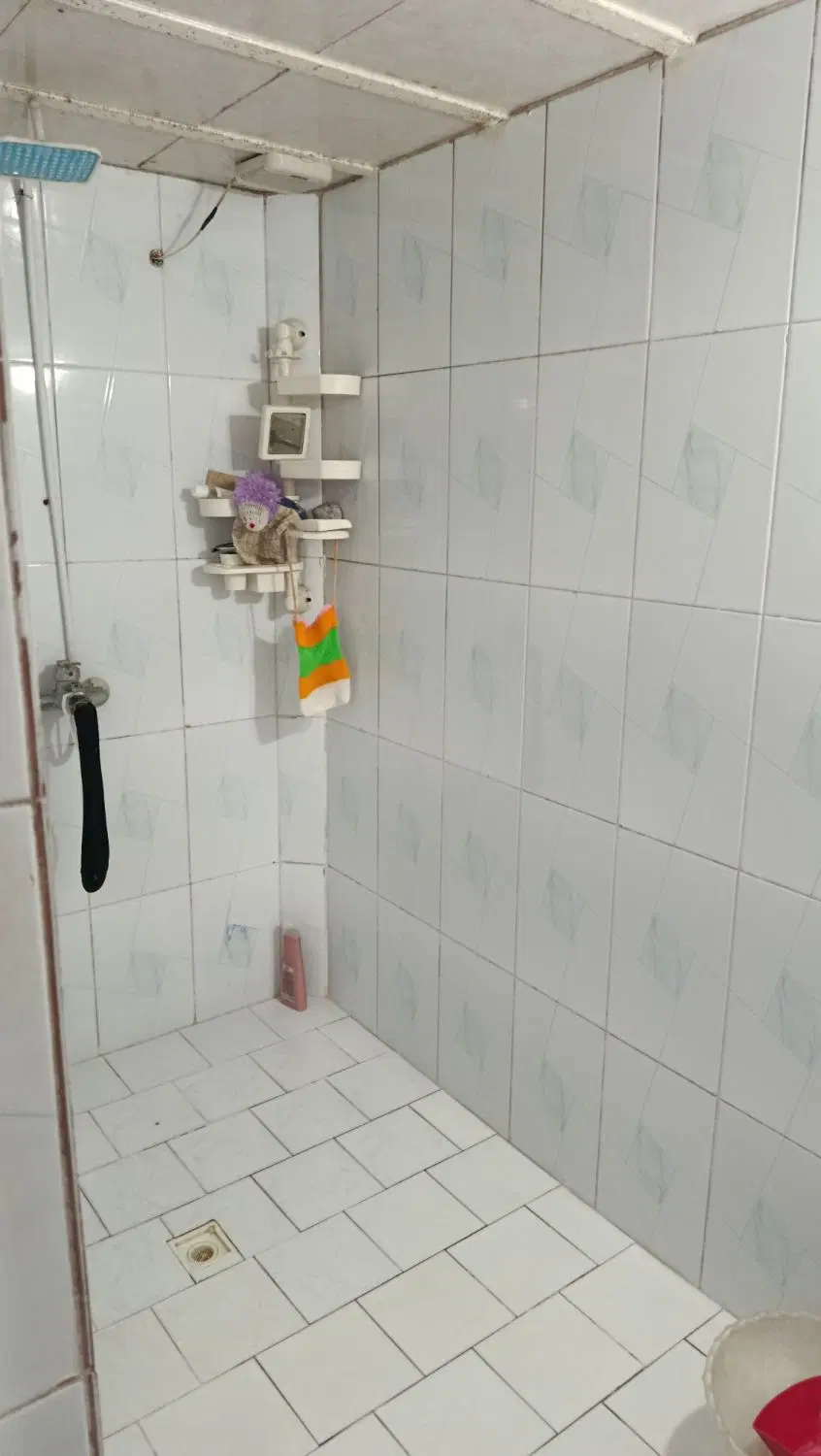 طبقه همکف۷۰متر یکسره بدون اتاق خواب
