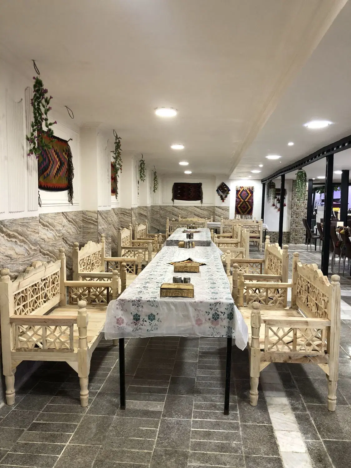 اجاره مجموعه کافی‌شاپ و رستوران آریا