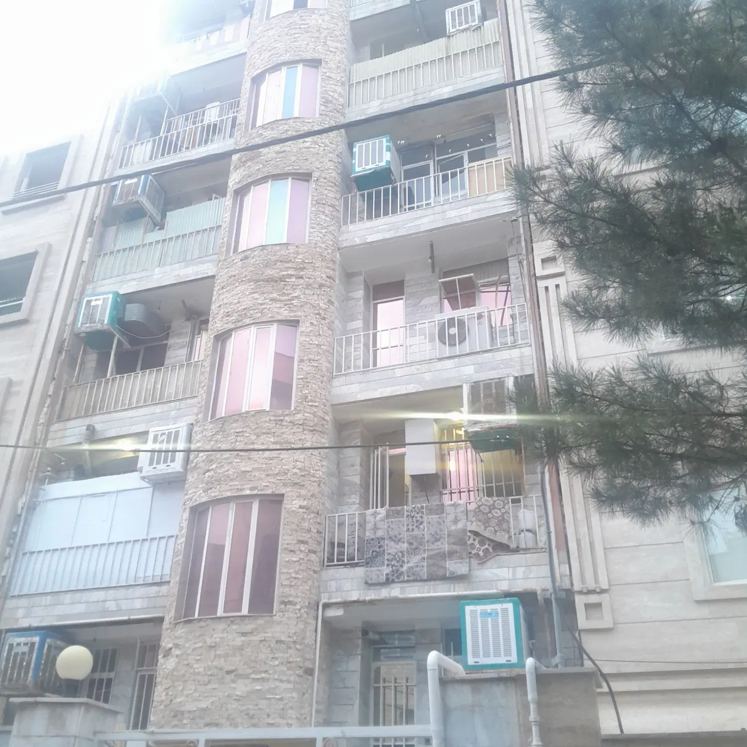 واحد فروشی