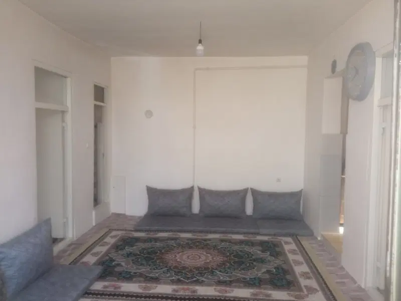 یک باب حیاط مسکونی