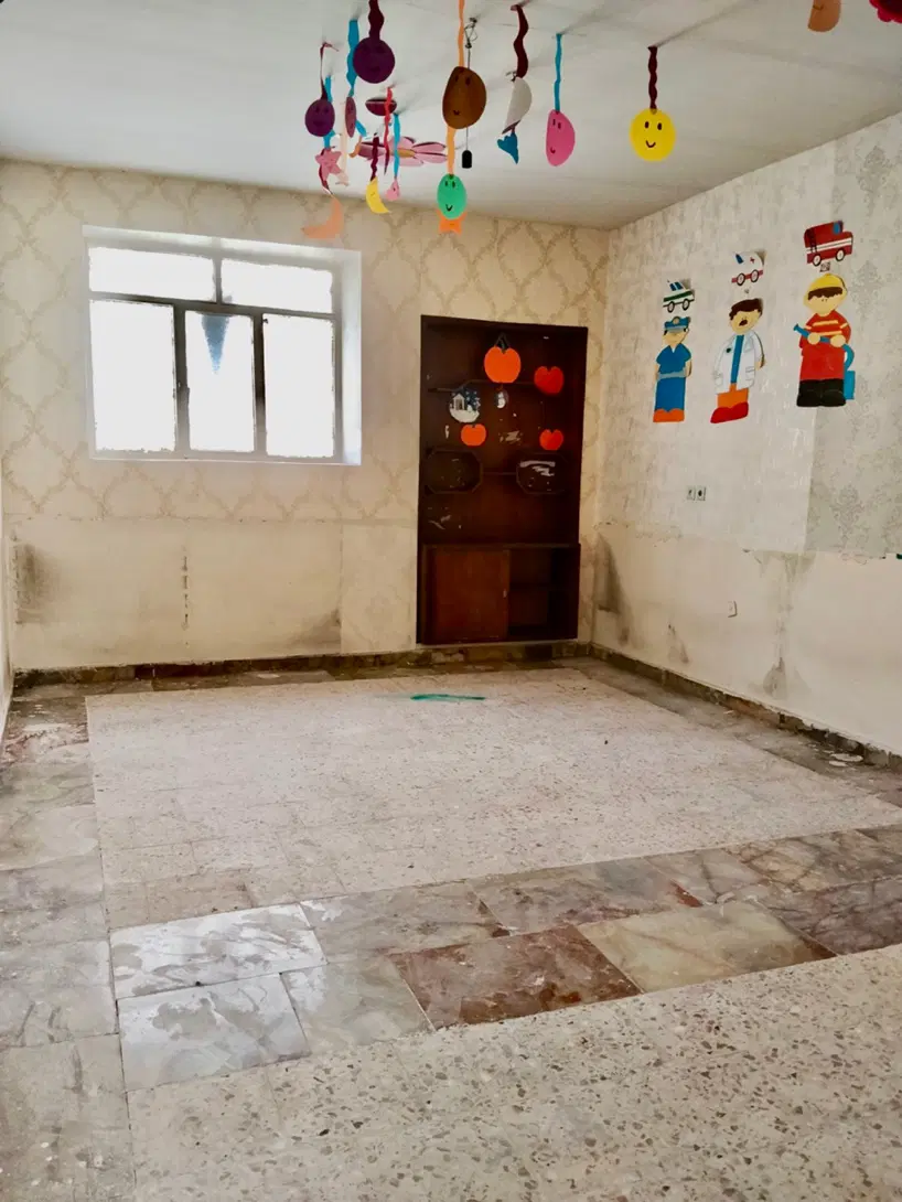 ویلایی ۵۵۰ متر مناسب مدرسه و اداره