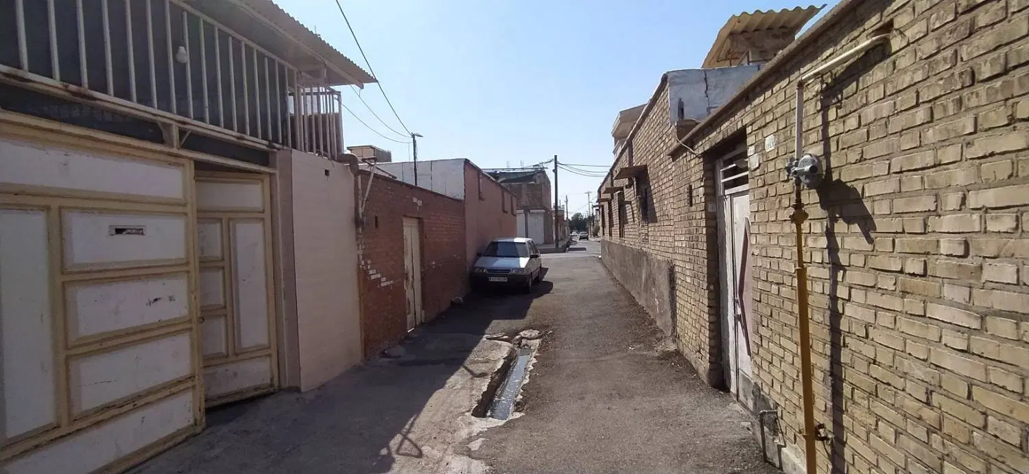 فروش منزل مسکونی واقع درکوی شهدا سمت راست