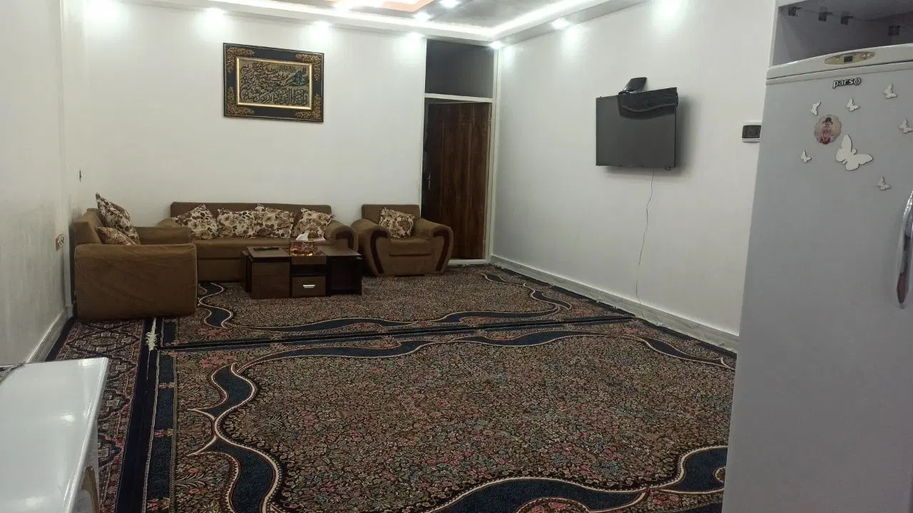 خانه یک سال ساز بهاران  یک پاپی خالدار