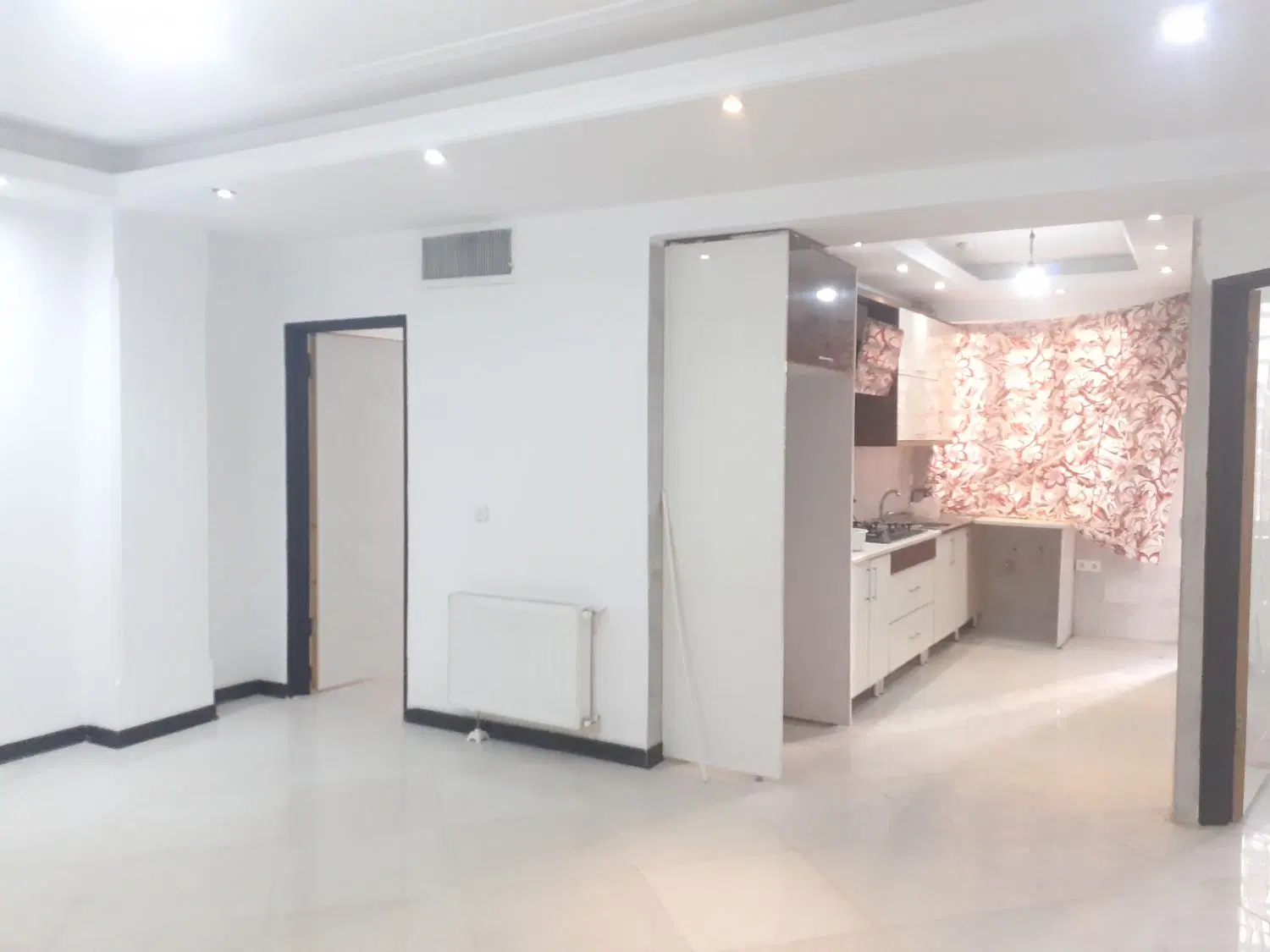 ۷۵ متر دو خوابه با پارکینگ و آسانسور خ بوستان سعدی