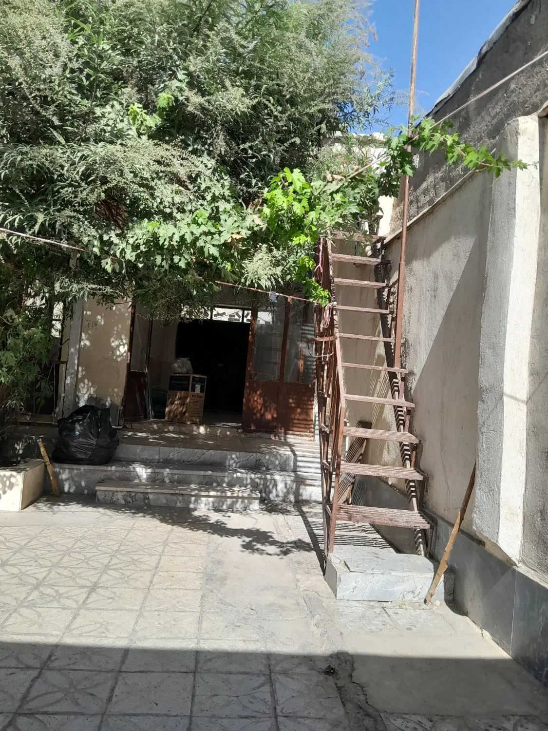 خانه ویلایی کلنگی