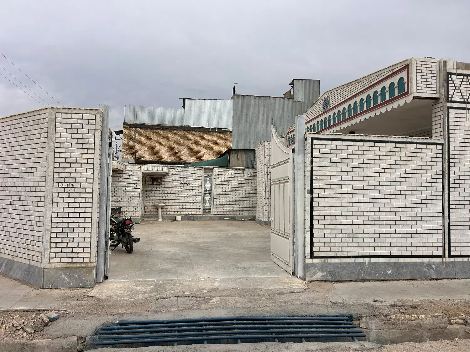اجاره منزل مسکونی درفرهنگیان خیابان حکمت نبش پرورش