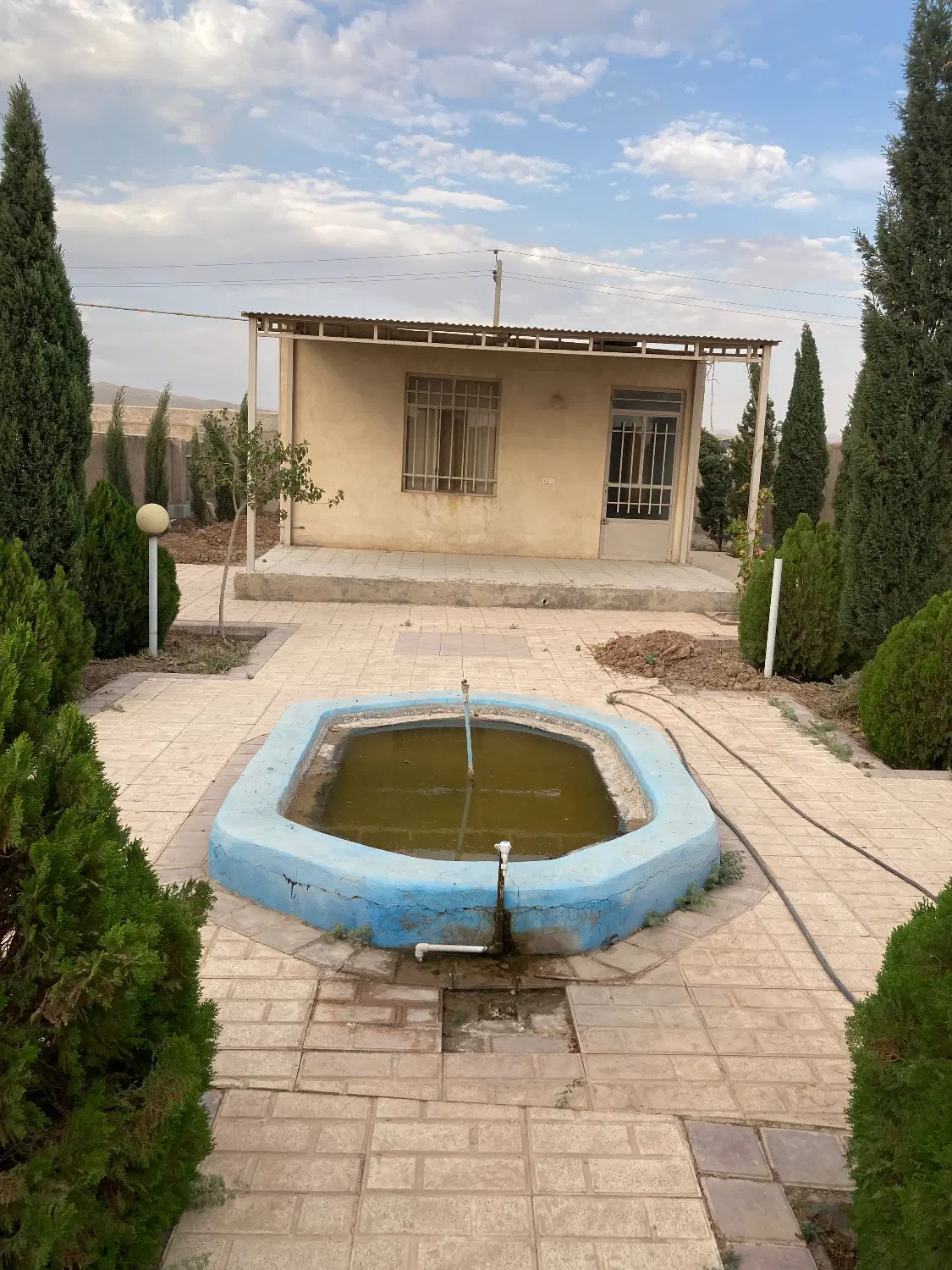 ملک چهار دیواری