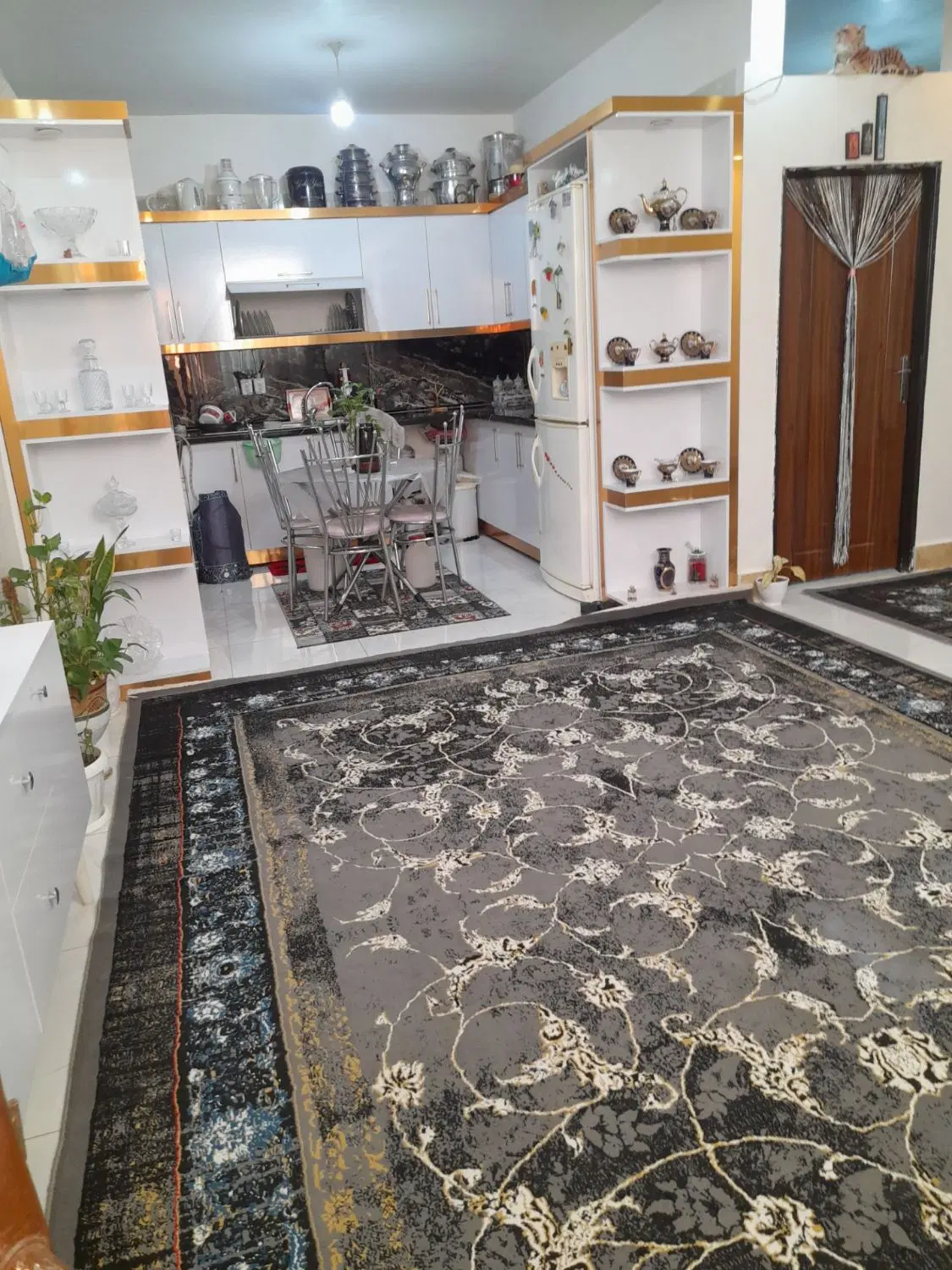 خانه فروشی آپارتمان دربست،تپه سلام..