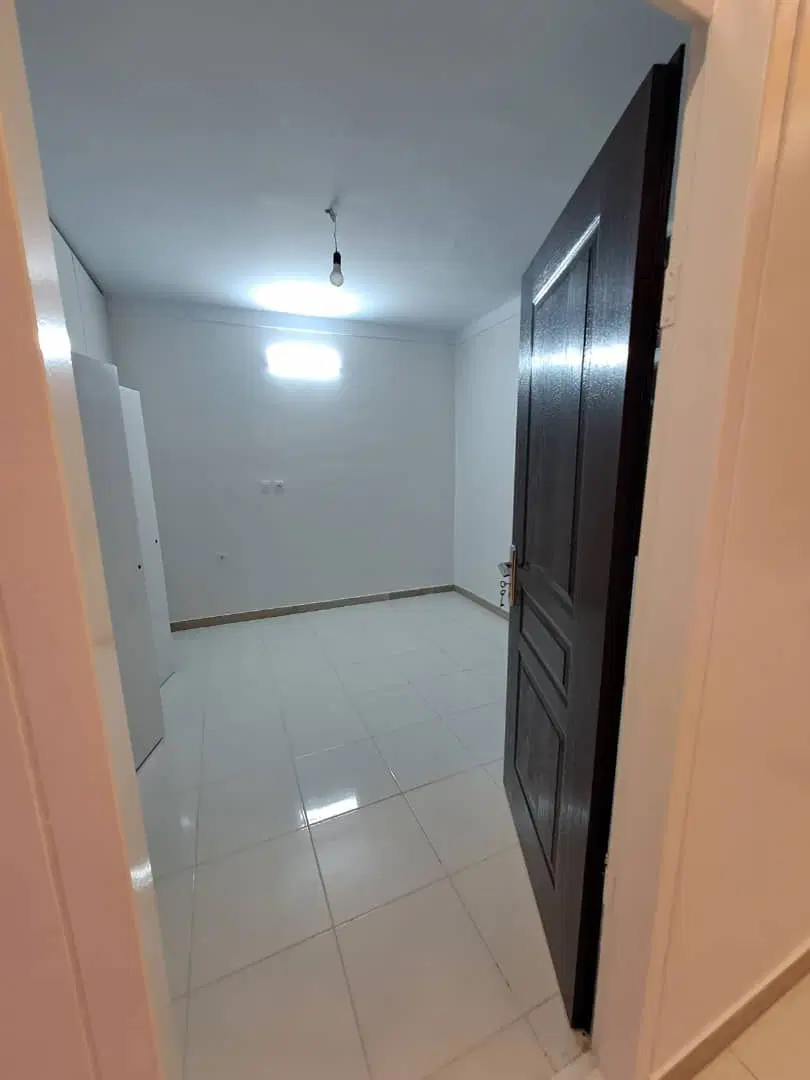 81 متر * تـک واحدی * با پـارکـیـنـگ * آذربایجان