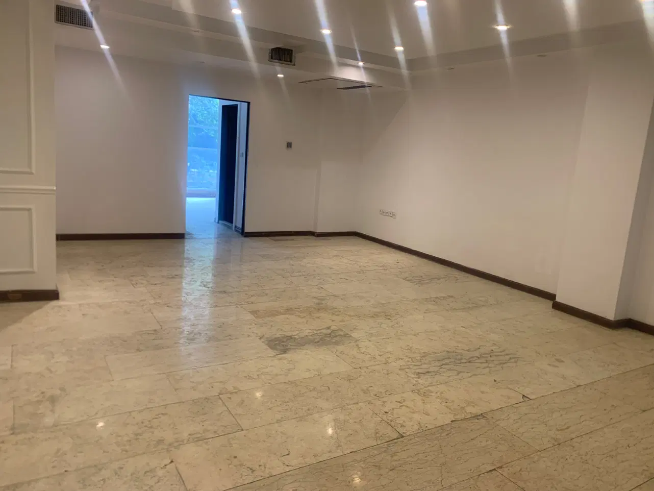 روبروی پارک ملت ۲۸۵متر در ۳واحد سنداداری