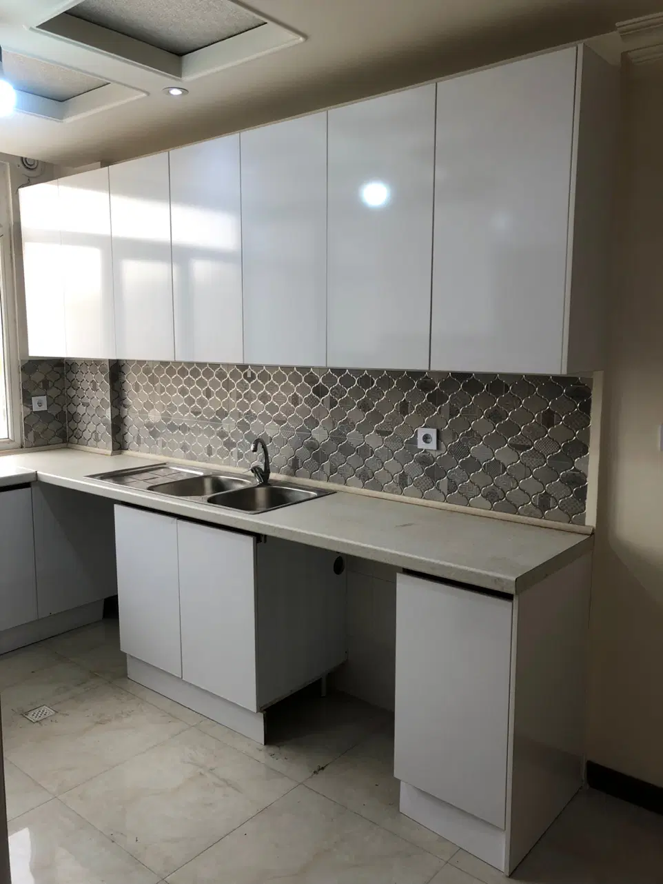 ۷۳ متر پارکینگ اصلی(افسریه جنوبی)