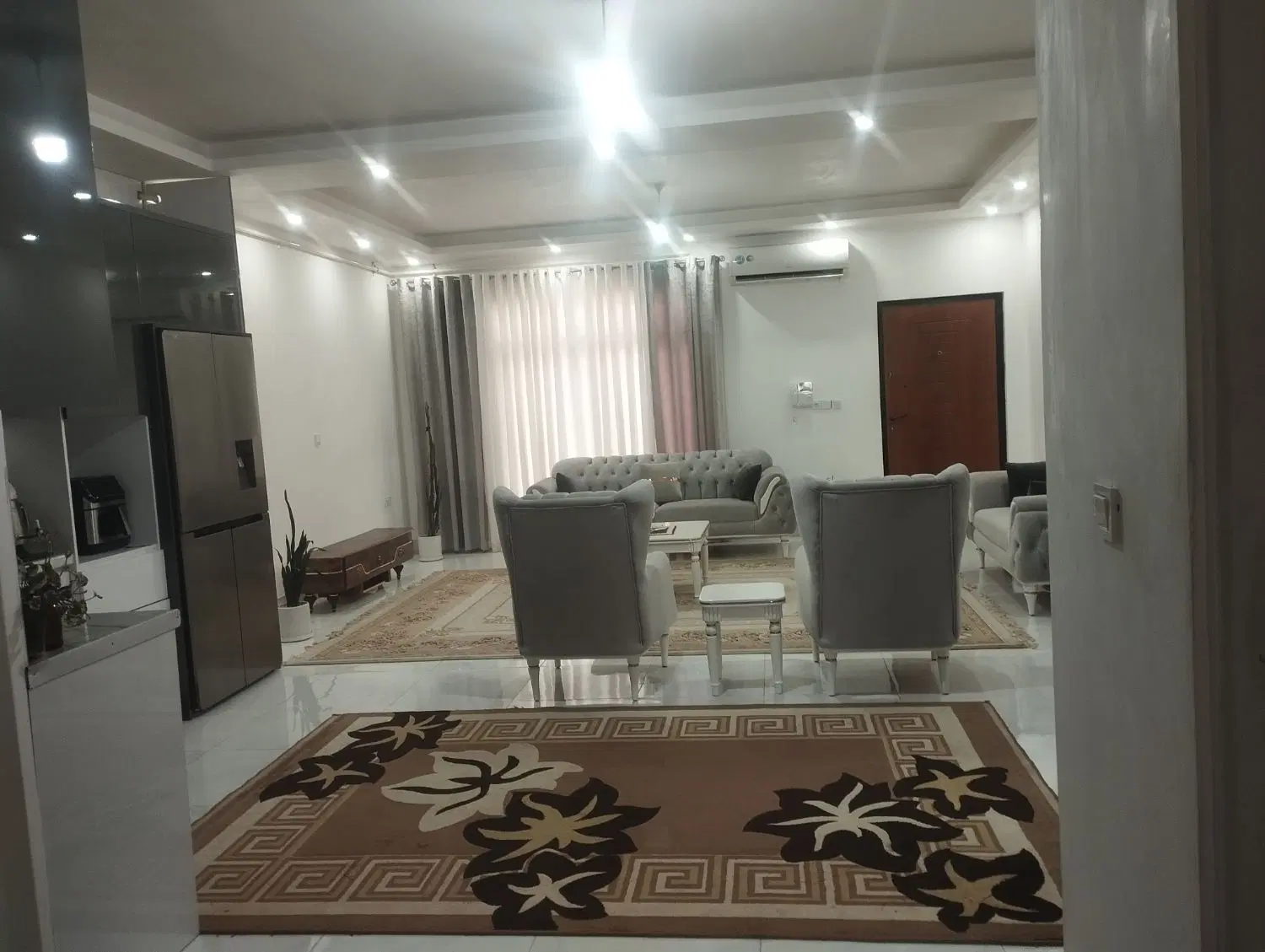 فروش آپارتمان ۹۰ متری زنگیان