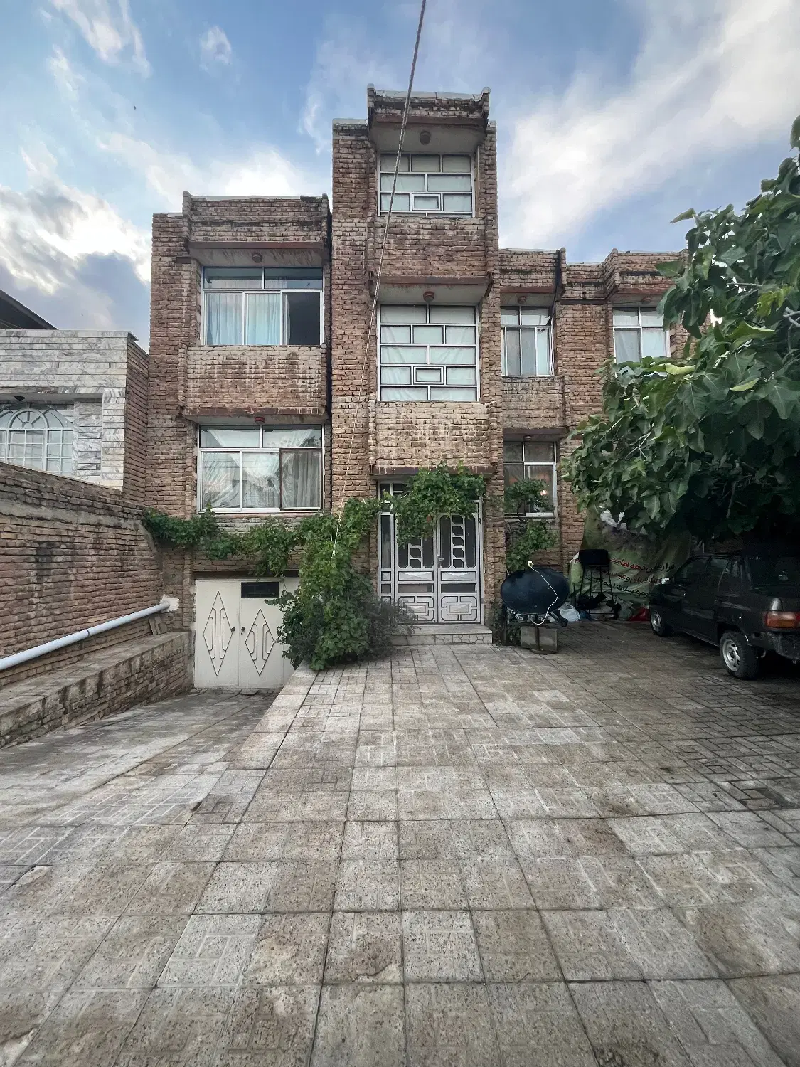دو سرویس وکیلی