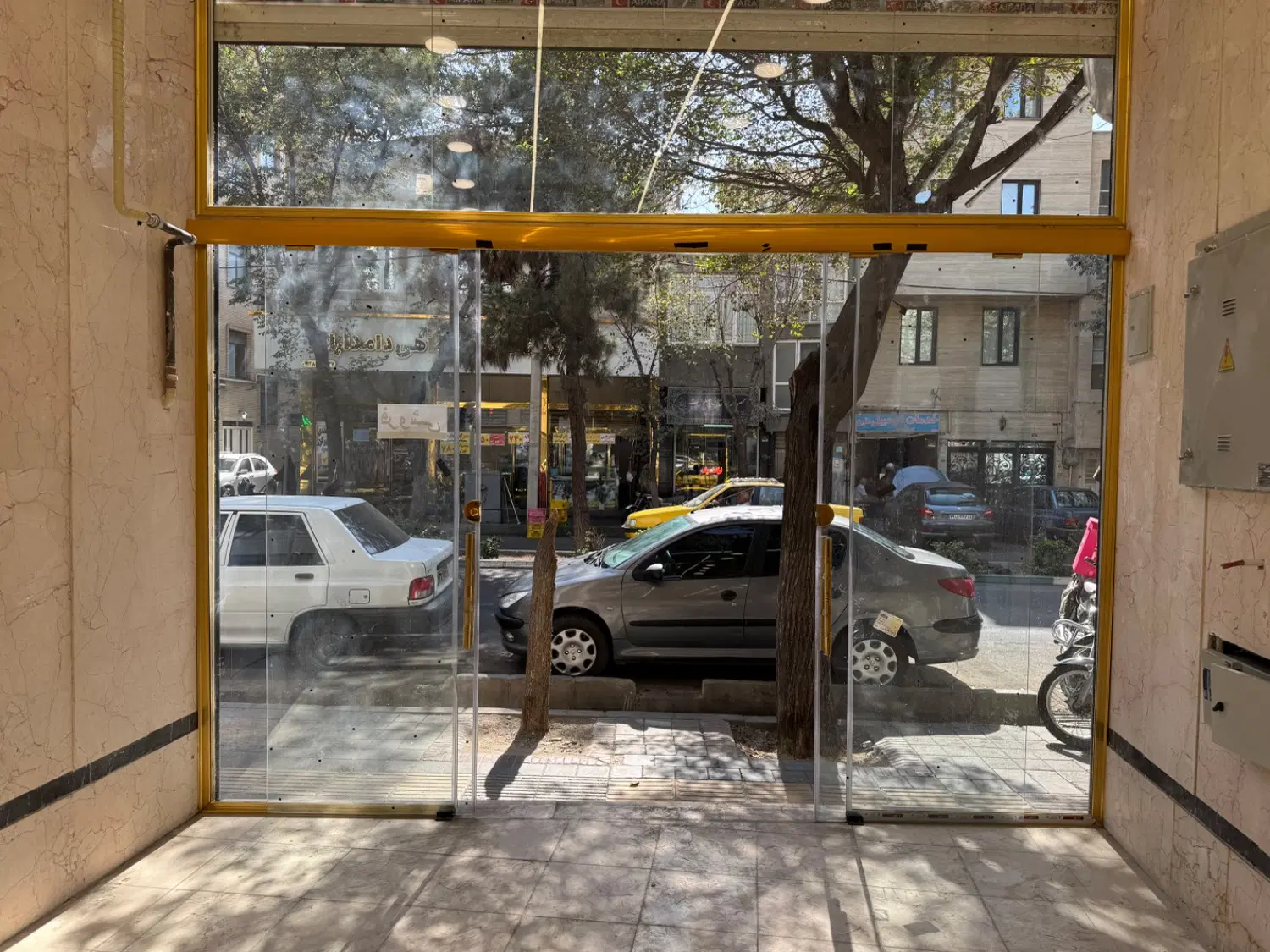 فروش ۴۰ متر مغازه با ۴۰ متر اتبار تجاری