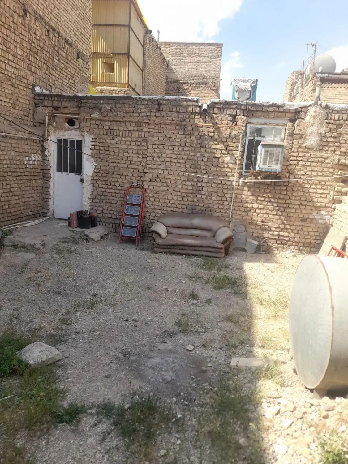خانه دربستی ۸۳ متری