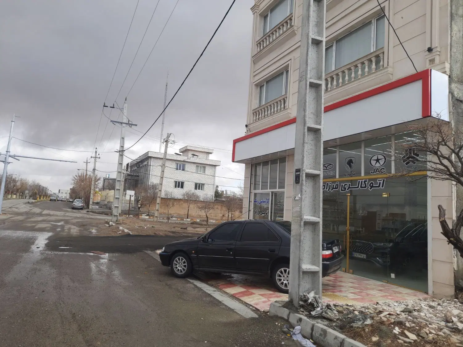 خانه تجاری مسکونی روبروی اداره‌ برق