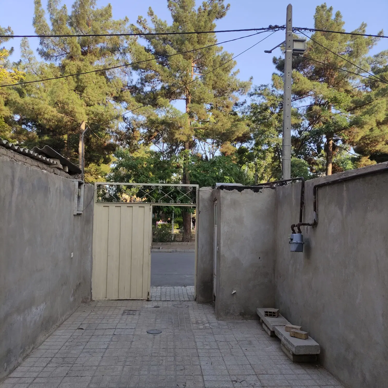 ویلایی دربست طبرسی3روبروی پارک خیابان16متری