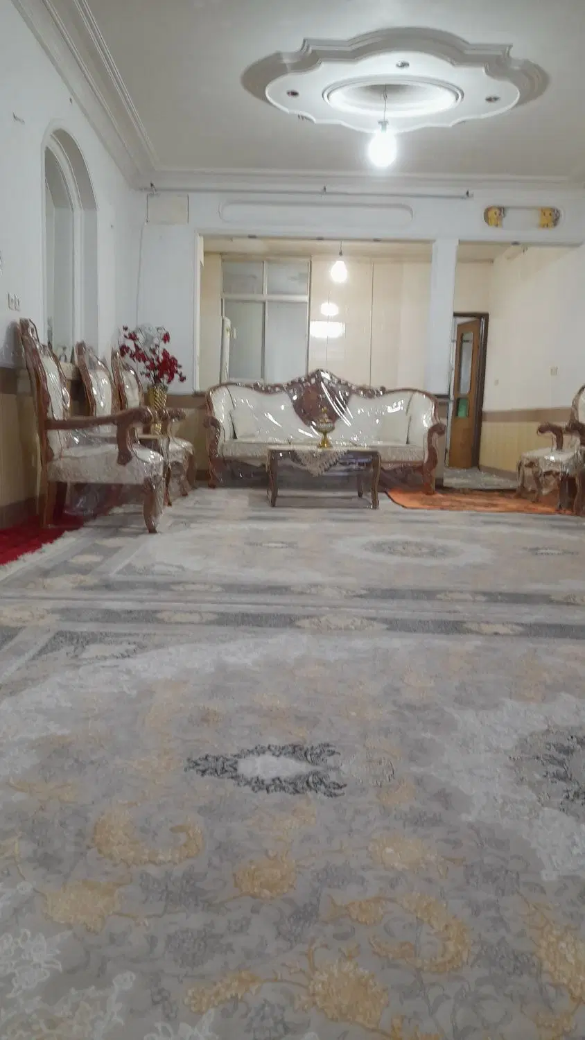 خانه  اجاره ایی   در رهن  و اجاره  ویلایی  همکف