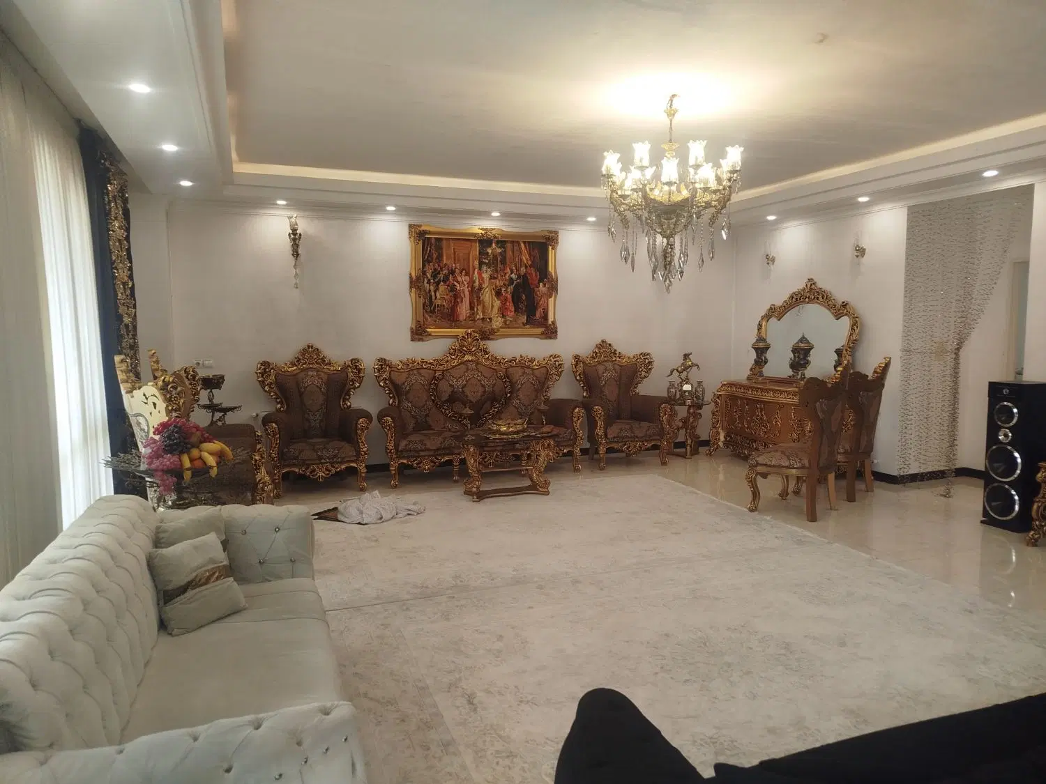 ۱۴۰ متری _ باغ فیض_ تک واحدی _ با ۲ پارکینگ