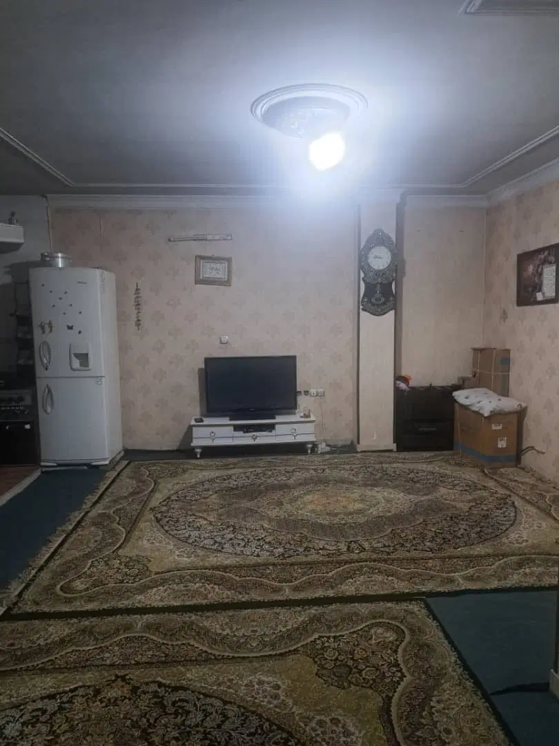 63 متری خیابان لاله اول چهارباغ
