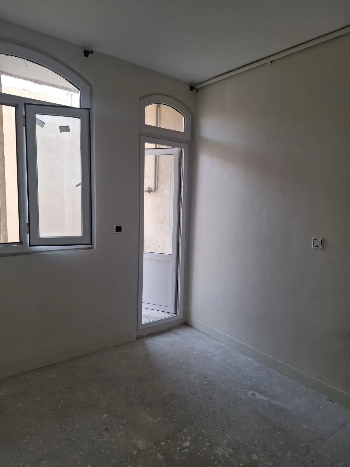اجاره آپارتمان در اندیشه فاز یک هشتم غربی