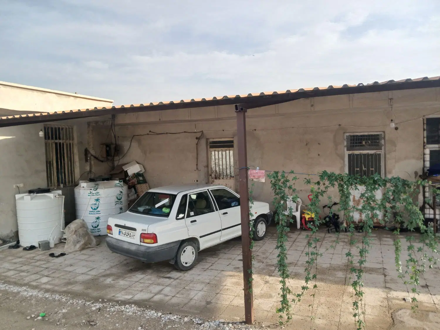 خانه ایسین تازیان بالا