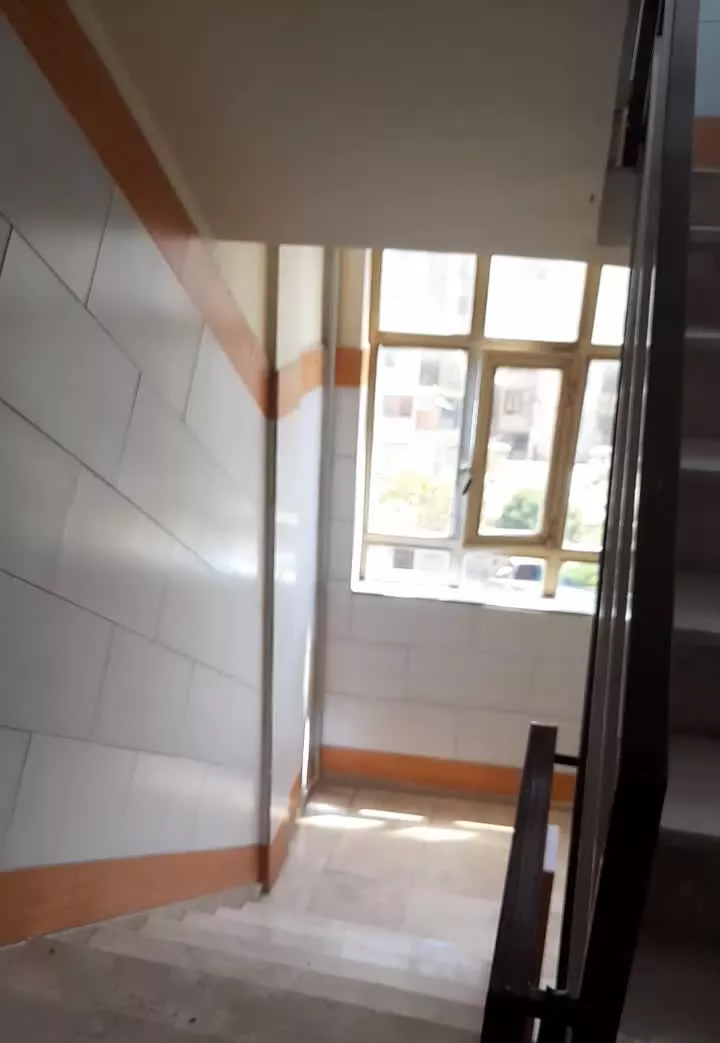 ۱۰۰ متری تاپ لوکیشن