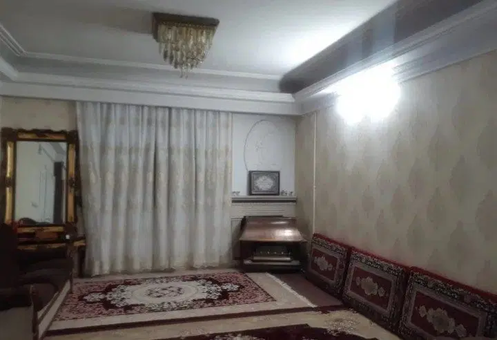 ۸۵ متری شیک با پارکینگ تخلیه فوری