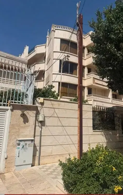 ۲۶۷متر ویلایی دوطبقه همت جنوبی درب از حیاط دوبلکس