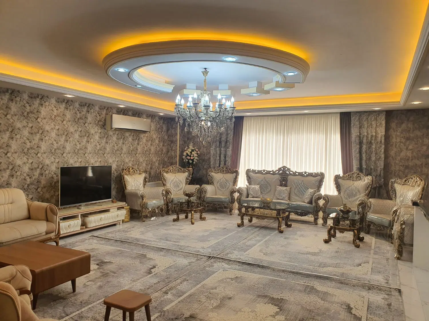 ۱۰۰ متر _ با پارکینگ _ فول امکانات