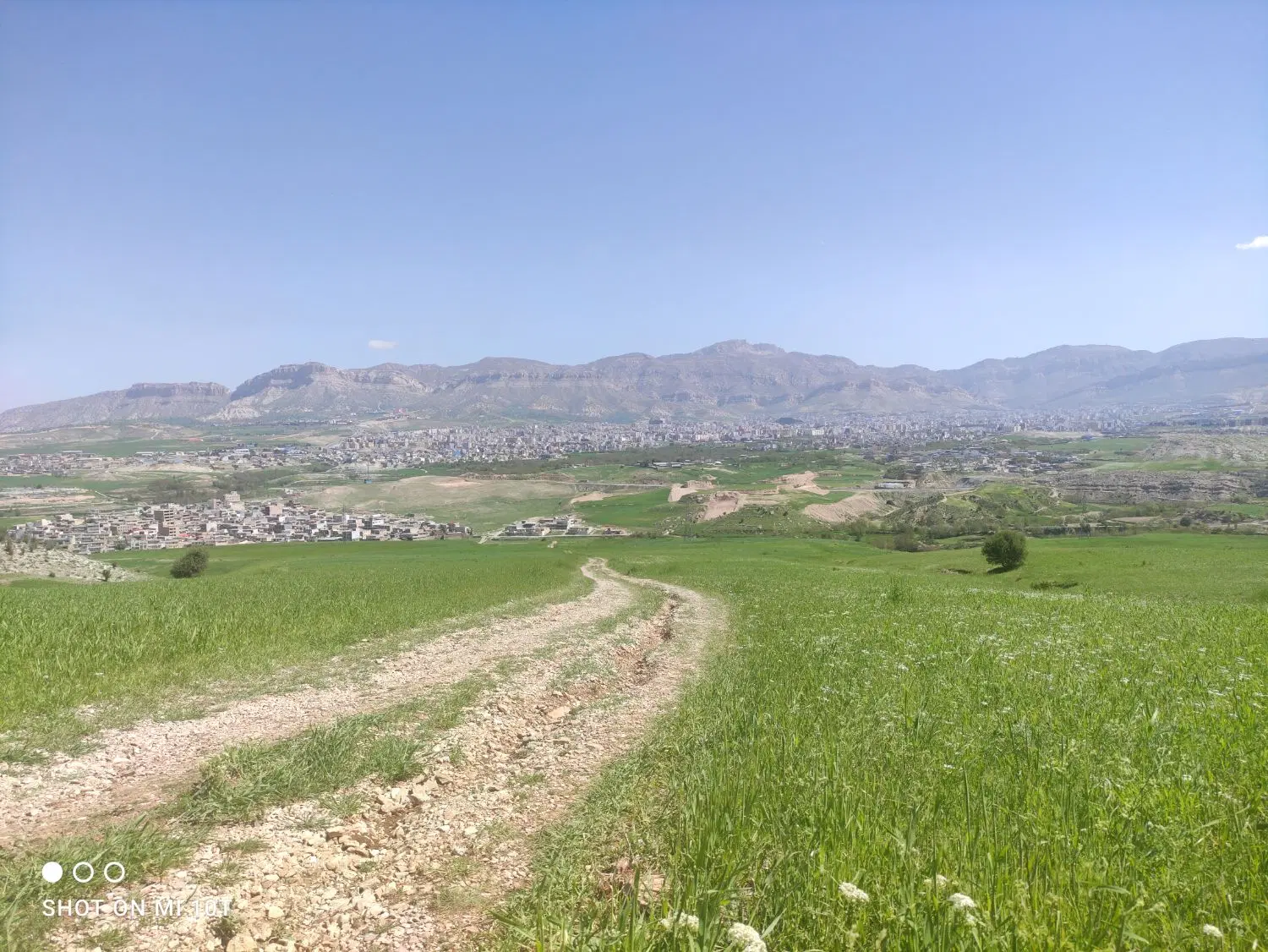فروش زمین‌ در ایلام موقعیت مناسب