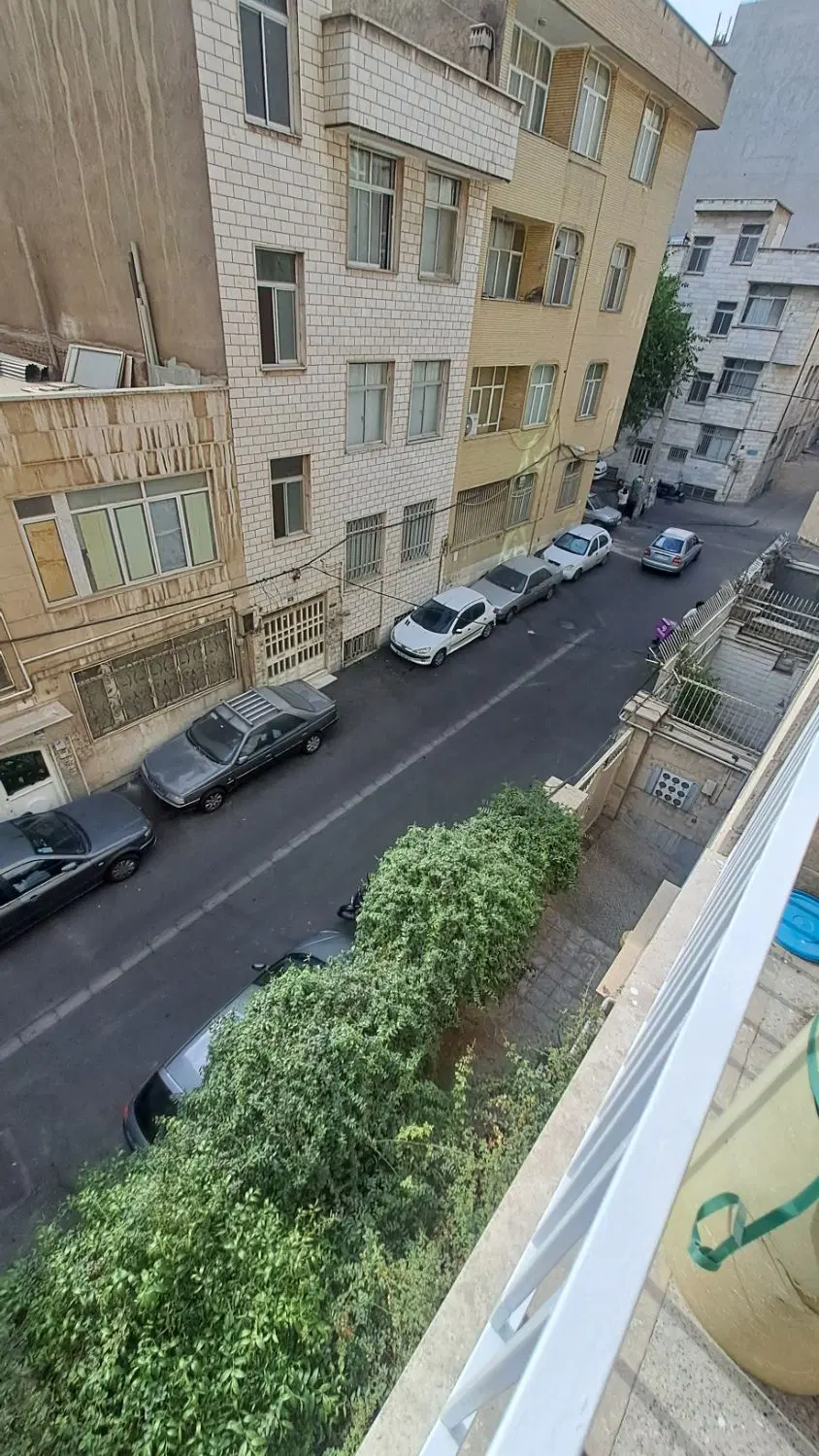 ۵۷متر_تاپ لوکیشن_غرق نور_بالکن_انباری