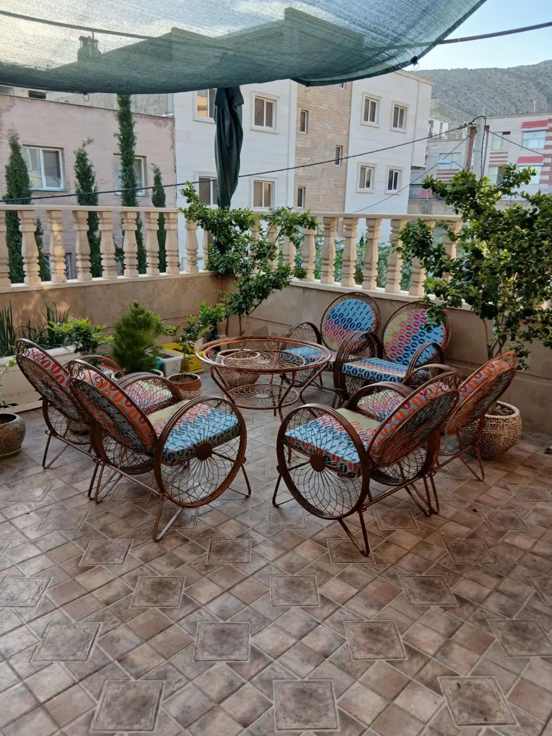 فروش سه خواب ۲۱۶ متری شهر صدرا لوکس