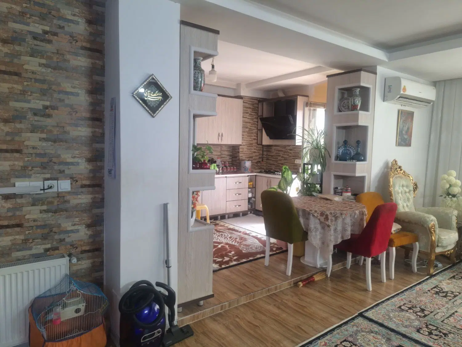 ویلایی با چند پارکینگ مسقف