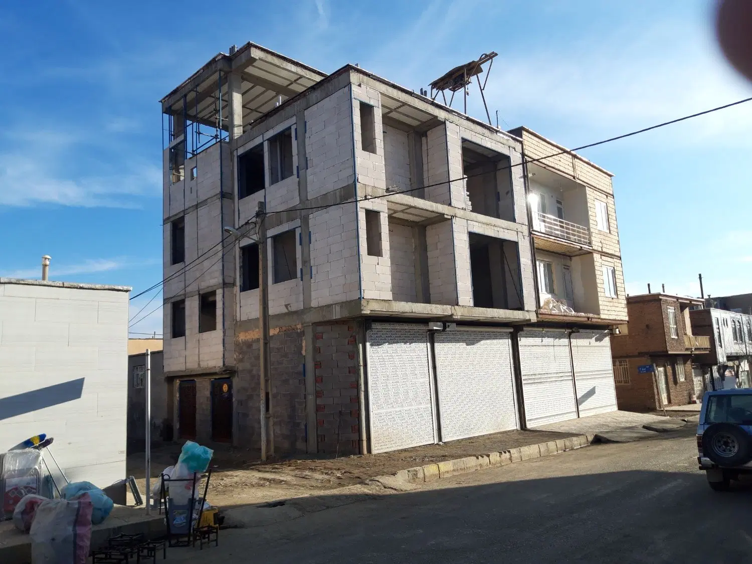 فروش خانه مسکونی نیمه‌کاره